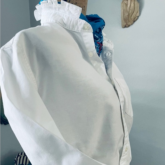 Effortlessly Elegant Ladies' Reworked White Shirt with Ruffles - Picture 7 of 10